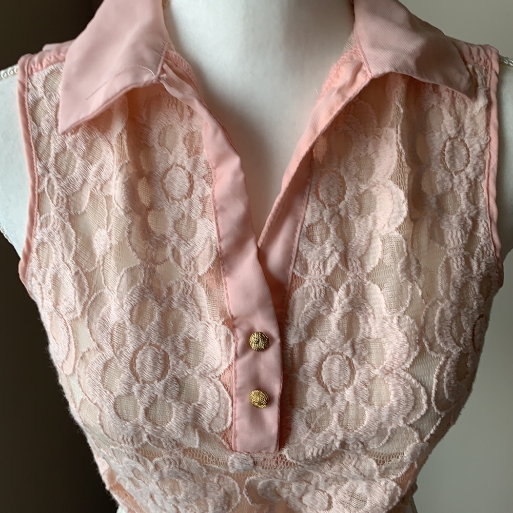 Suzy Shier crop top with tie knot in front - Picture 4 of 10
